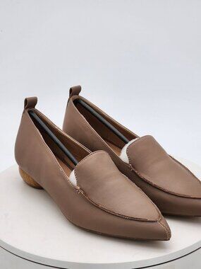 Journee Collection Maggs Taupe Pointed Toe Loafers Low Heel Women's Size 8 New
